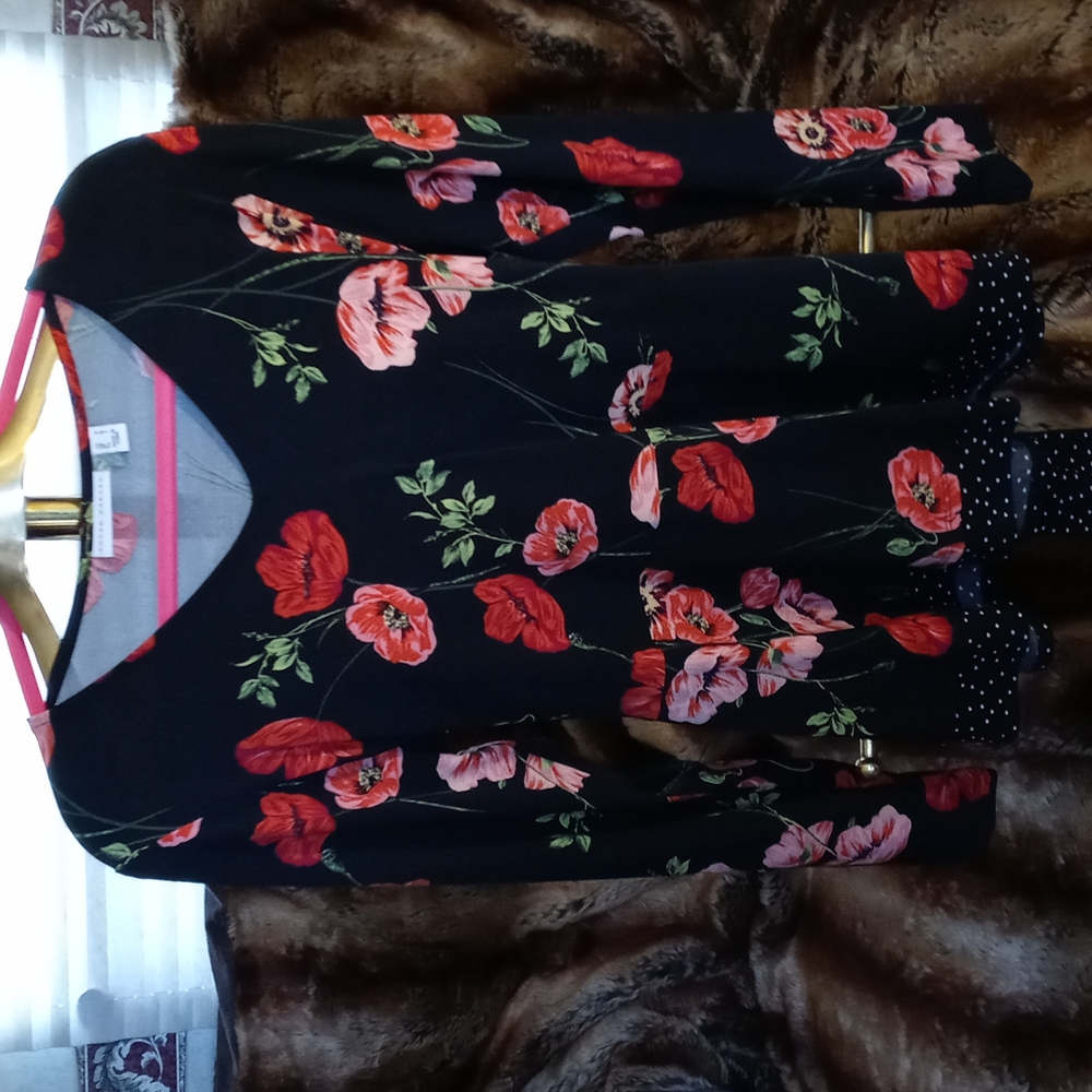 Susan Graver medium long sleeve blouse
